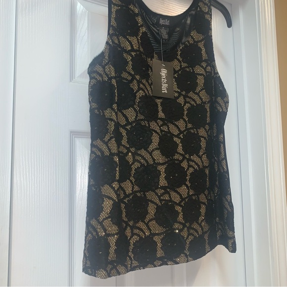 Objects D’art Brand top that is black with very complimentary gold undertones. - Picture 4 of 4